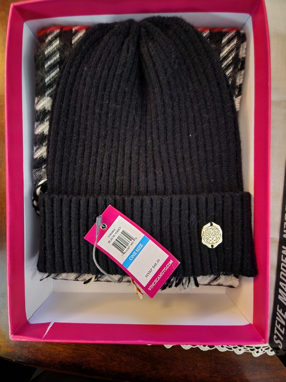 Vince Camuto Black Ribbed Knit Beanie And Scarf New In Box w/tags
